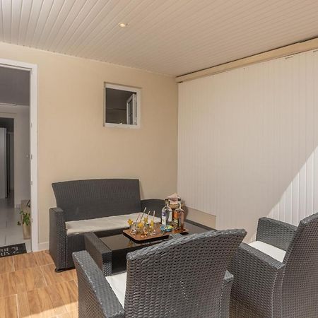 Alpinia - Appt Avec Piscine Partagee Apartment Saint-Pierre Exterior foto