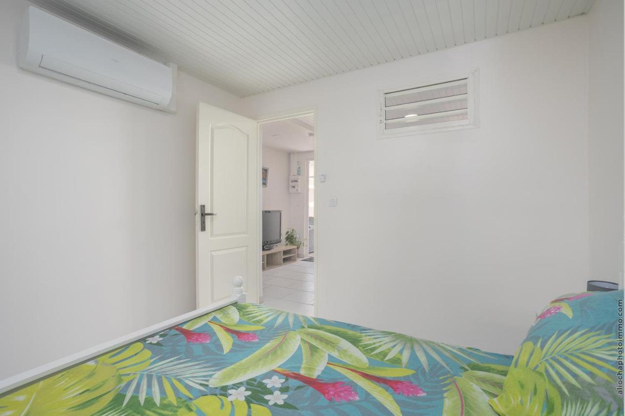 Alpinia - Appt Avec Piscine Partagee Apartment Saint-Pierre Exterior foto