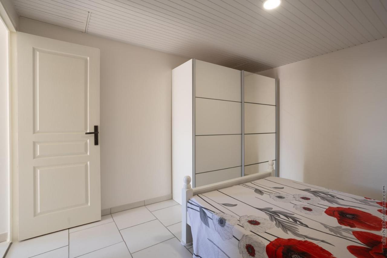 Alpinia - Appt Avec Piscine Partagee Apartment Saint-Pierre Exterior foto
