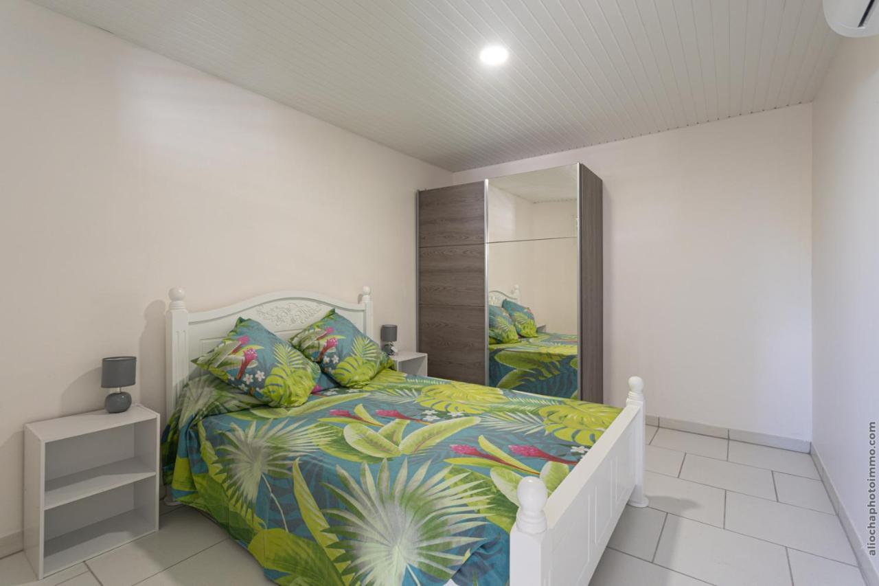 Alpinia - Appt Avec Piscine Partagee Apartment Saint-Pierre Exterior foto